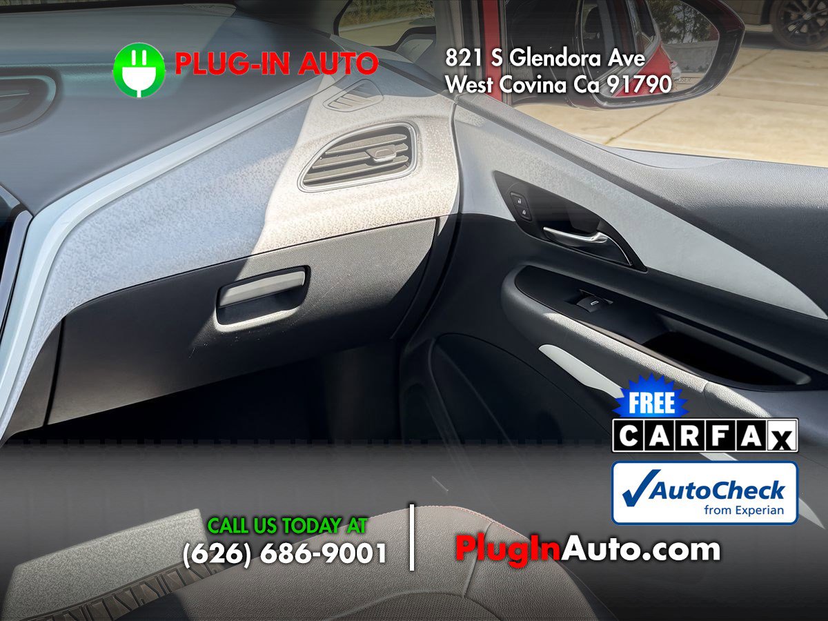 Used 2019 Chevrolet Bolt Premier w/ Infotainment Package FWD image 16