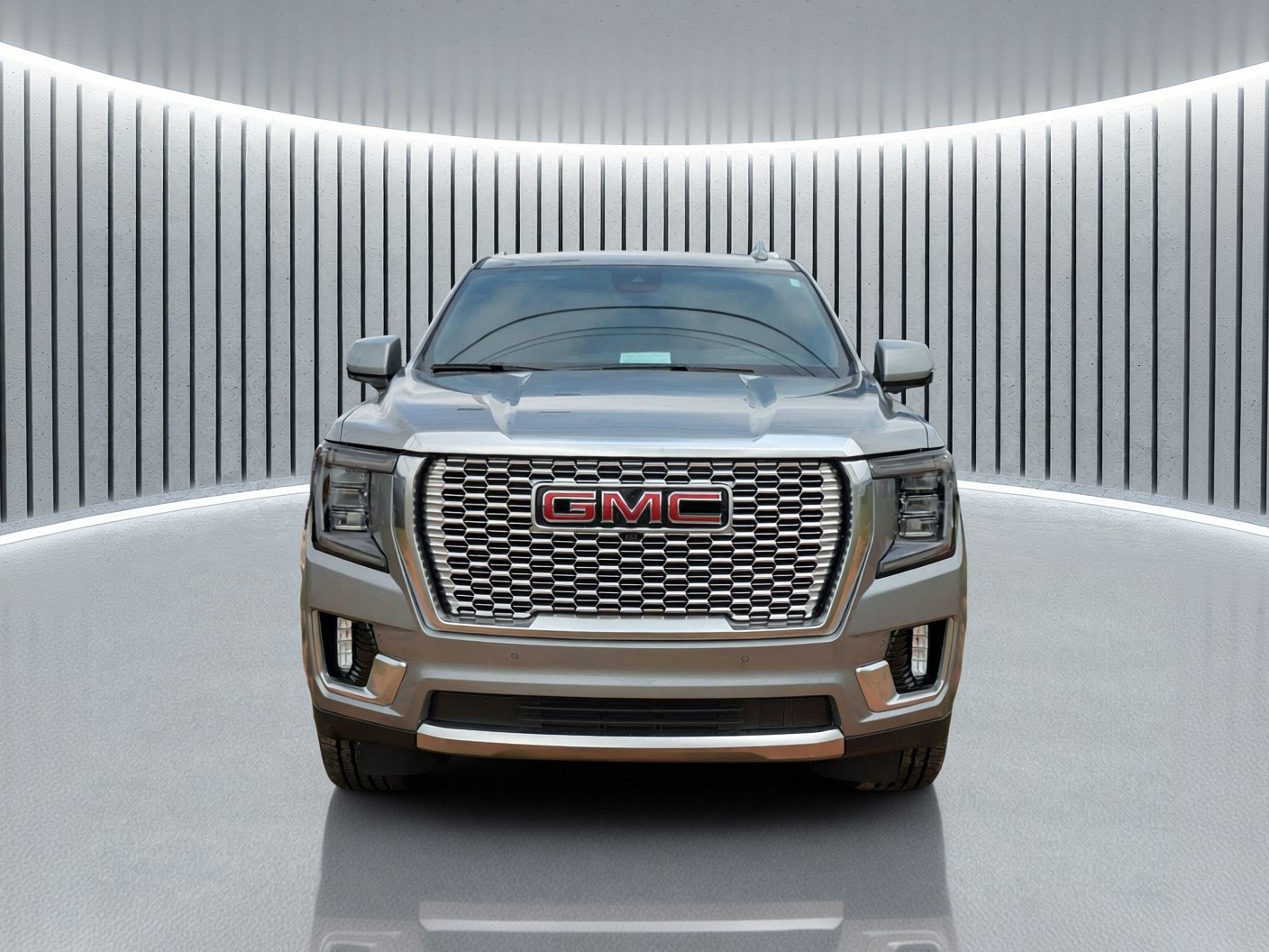 Used 2024 GMC Yukon Denali w/ Advanced Technology Package AWD/4WD image 12