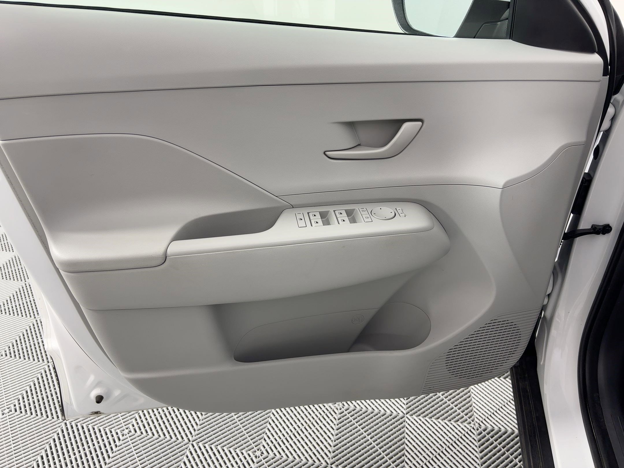 Used 2024 Hyundai Kona SEL image 21