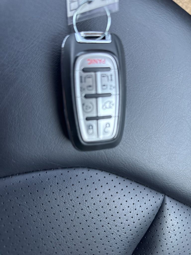 Used 2023 Chrysler Pacifica Touring-L FWD image 25