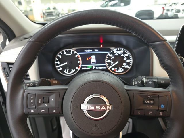 Used 2024 Nissan Rogue SV w/ SV Premium Package FWD image 18