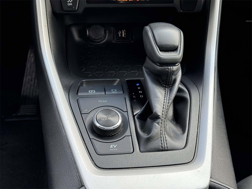 Used 2024 Toyota RAV4 XLE image 6