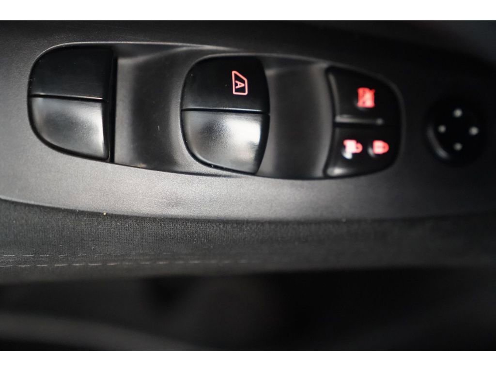Used 2015 Nissan Pathfinder S AWD/4WD image 25