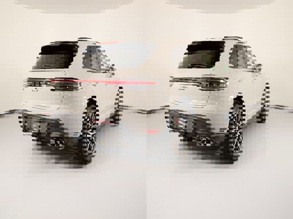 New 2026 Porsche Macan S image 7