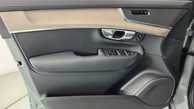 New 2026 Volvo XC90 B5 Plus w/ Protection Package AWD/4WD image 9