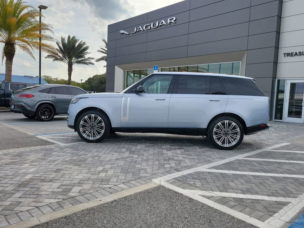 New 2026 Land Rover Range Rover Long Wheelbase Autobiography image 2