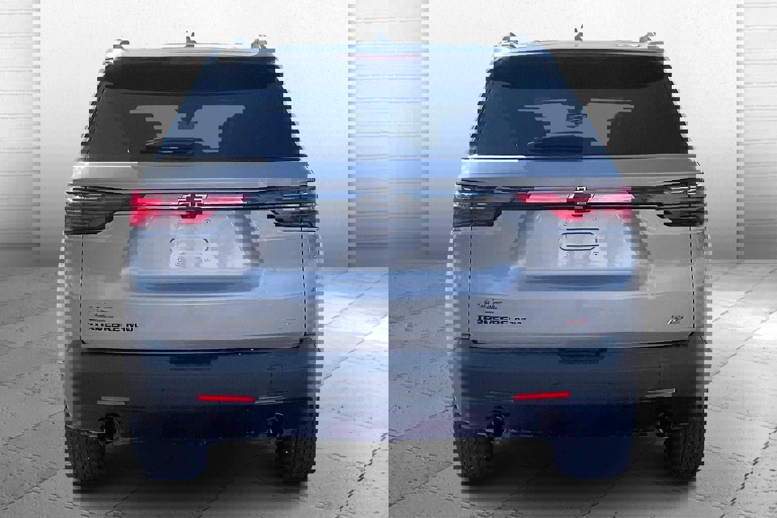 Used 2023 Chevrolet Traverse RS image 3