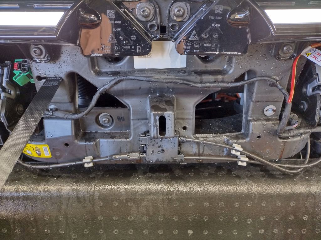 New 2025 Volkswagen ID. Buzz 1st Edition image 6