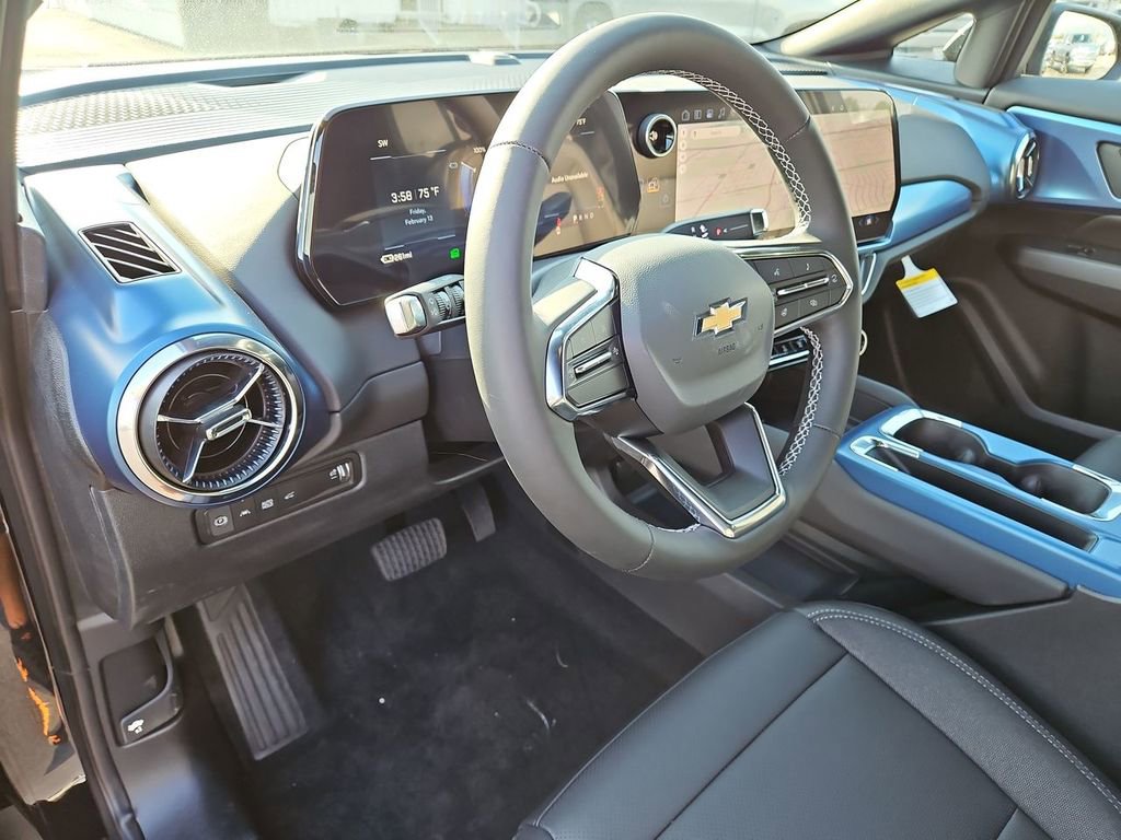 New 2026 Chevrolet Equinox EV LT FWD image 2