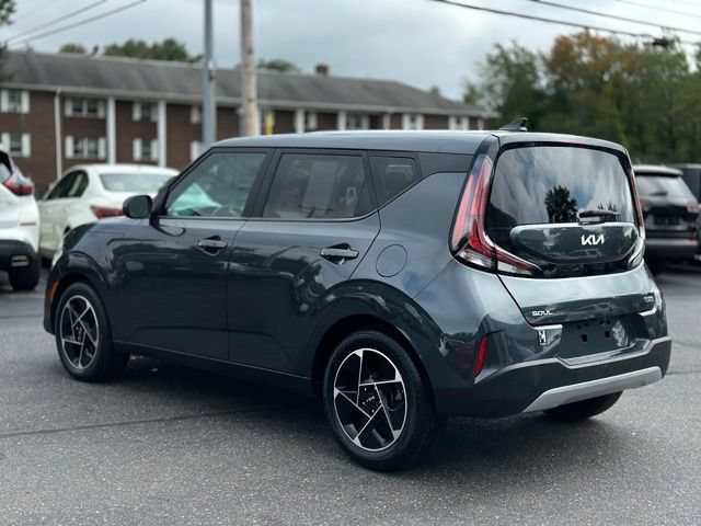 Used 2023 Kia Soul EX FWD image 3