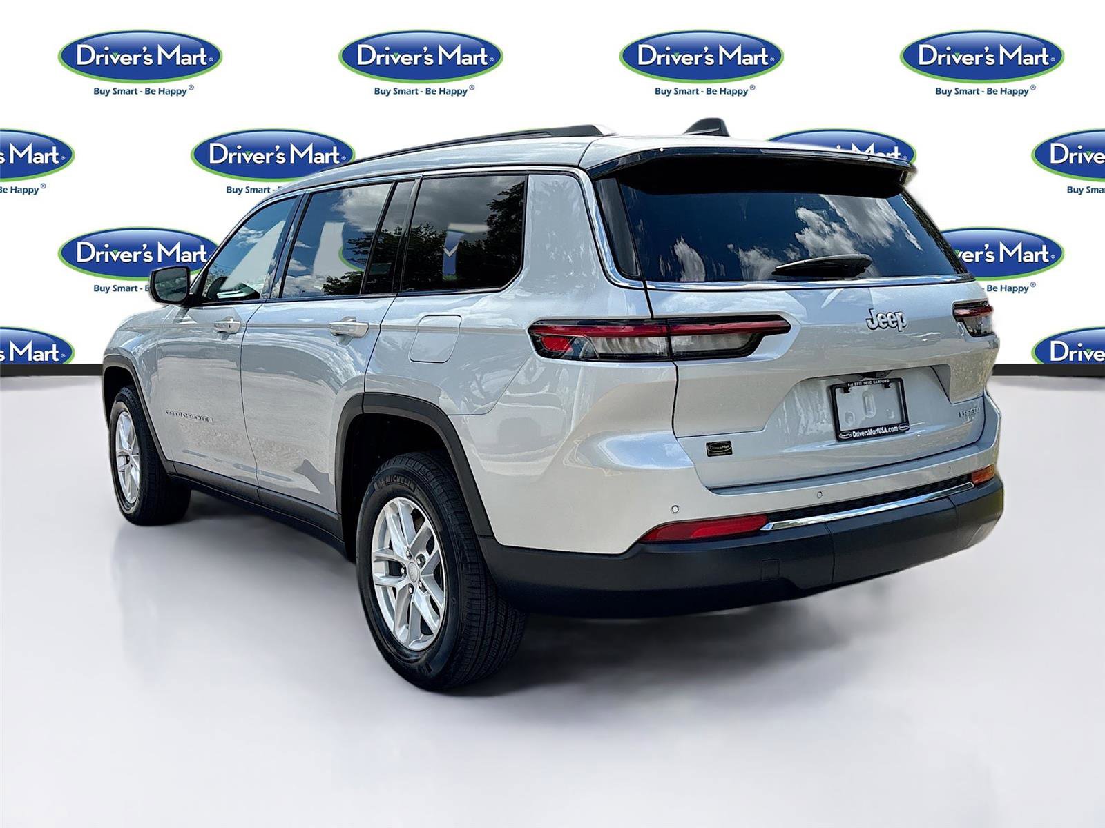 Used 2024 Jeep Grand Cherokee L Laredo image 6