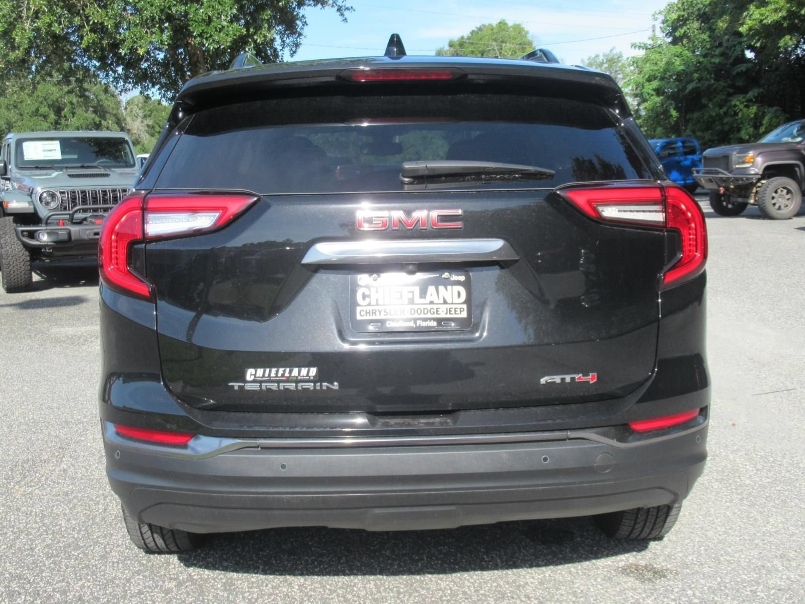 Used 2022 GMC Terrain AT4 w/ Infotainment Package II AWD/4WD image 6