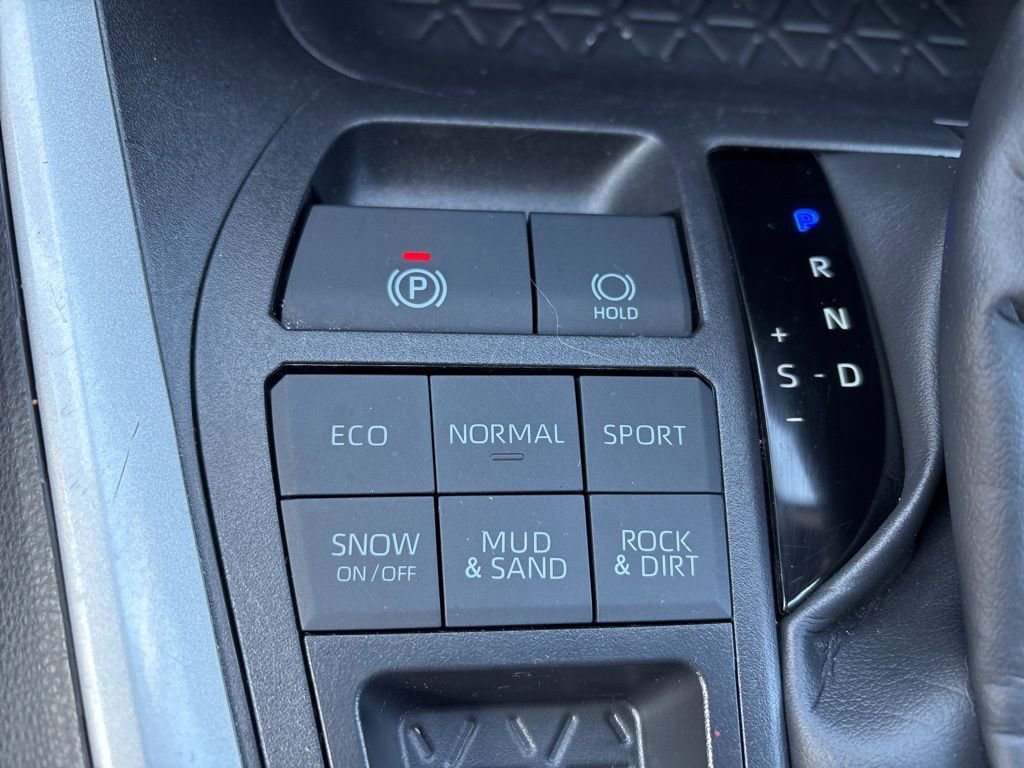 Used 2025 Toyota RAV4 XLE w/ Convenience Package image 3