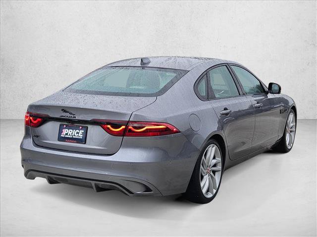 Used 2021 Jaguar XF SE RWD image 5