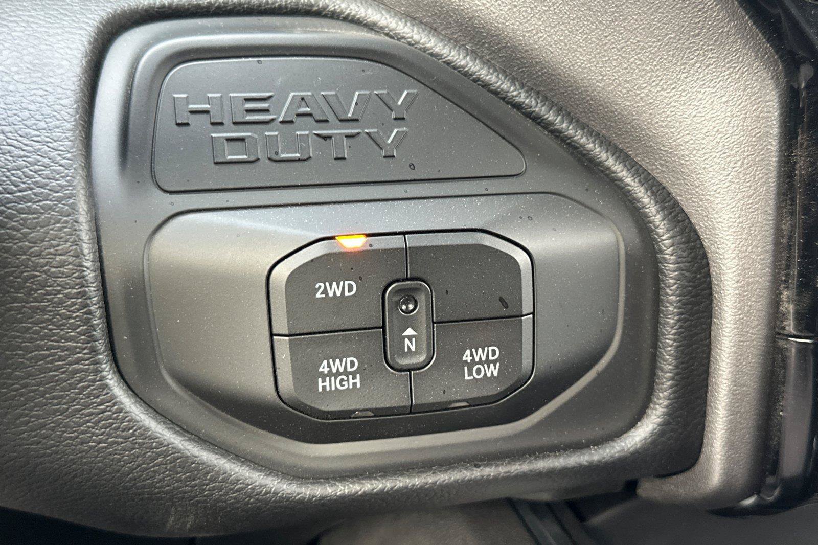 New 2026 RAM 3500 Laramie AWD/4WD image 19