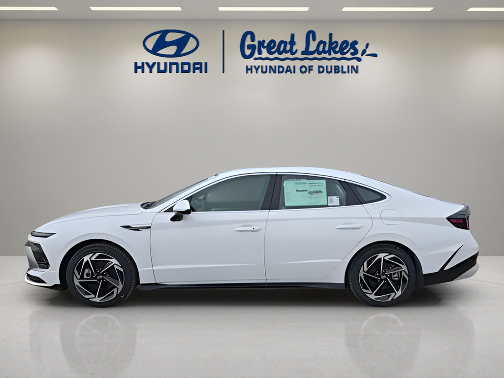 Used 2026 Hyundai Sonata SEL FWD image 2