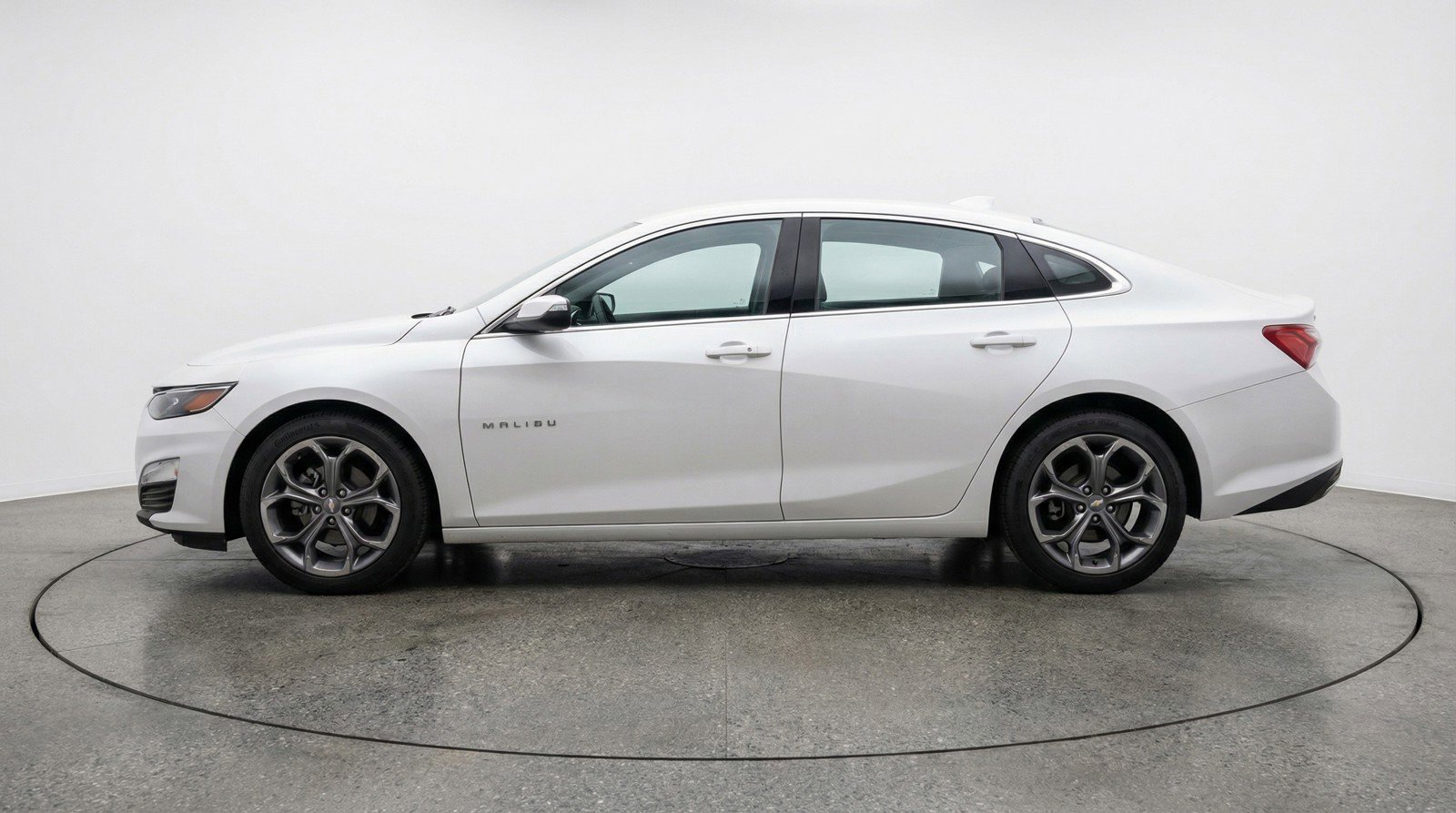 Used 2024 Chevrolet Malibu LT FWD image 5