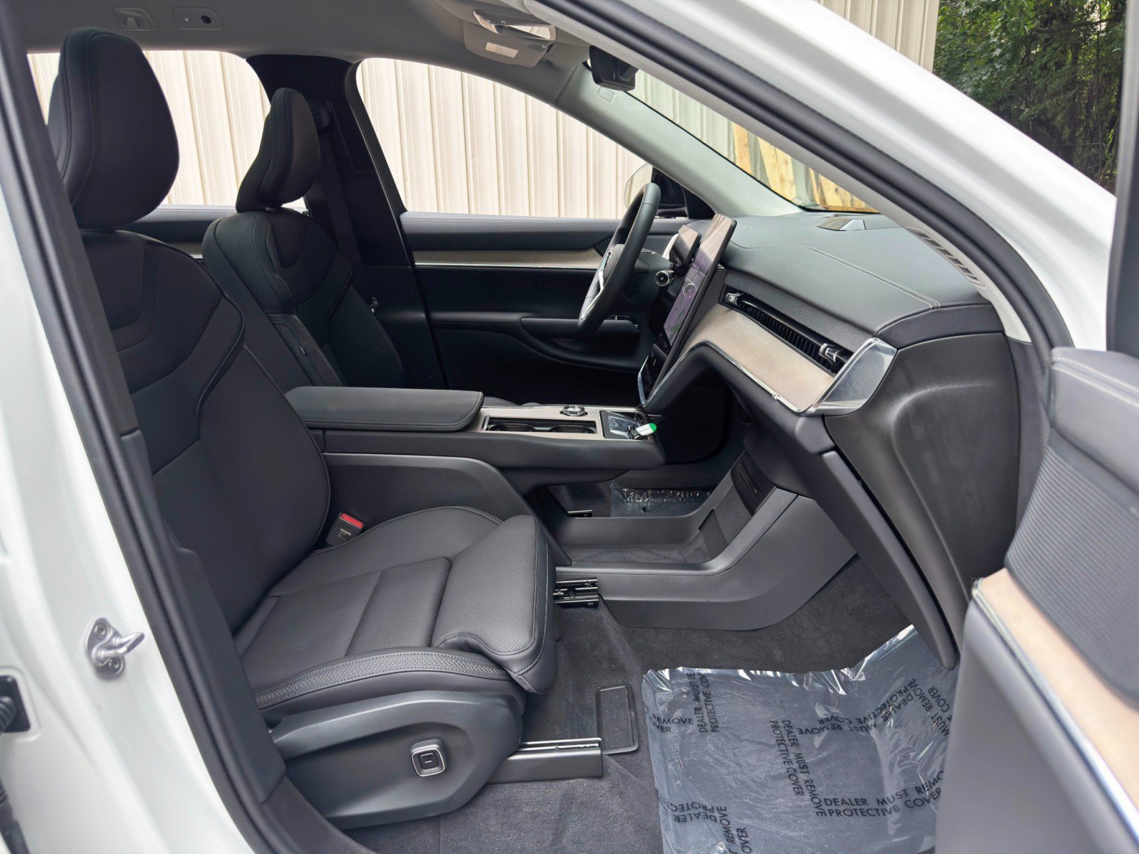 Used 2025 Volvo EX90 Ultra AWD/4WD image 16