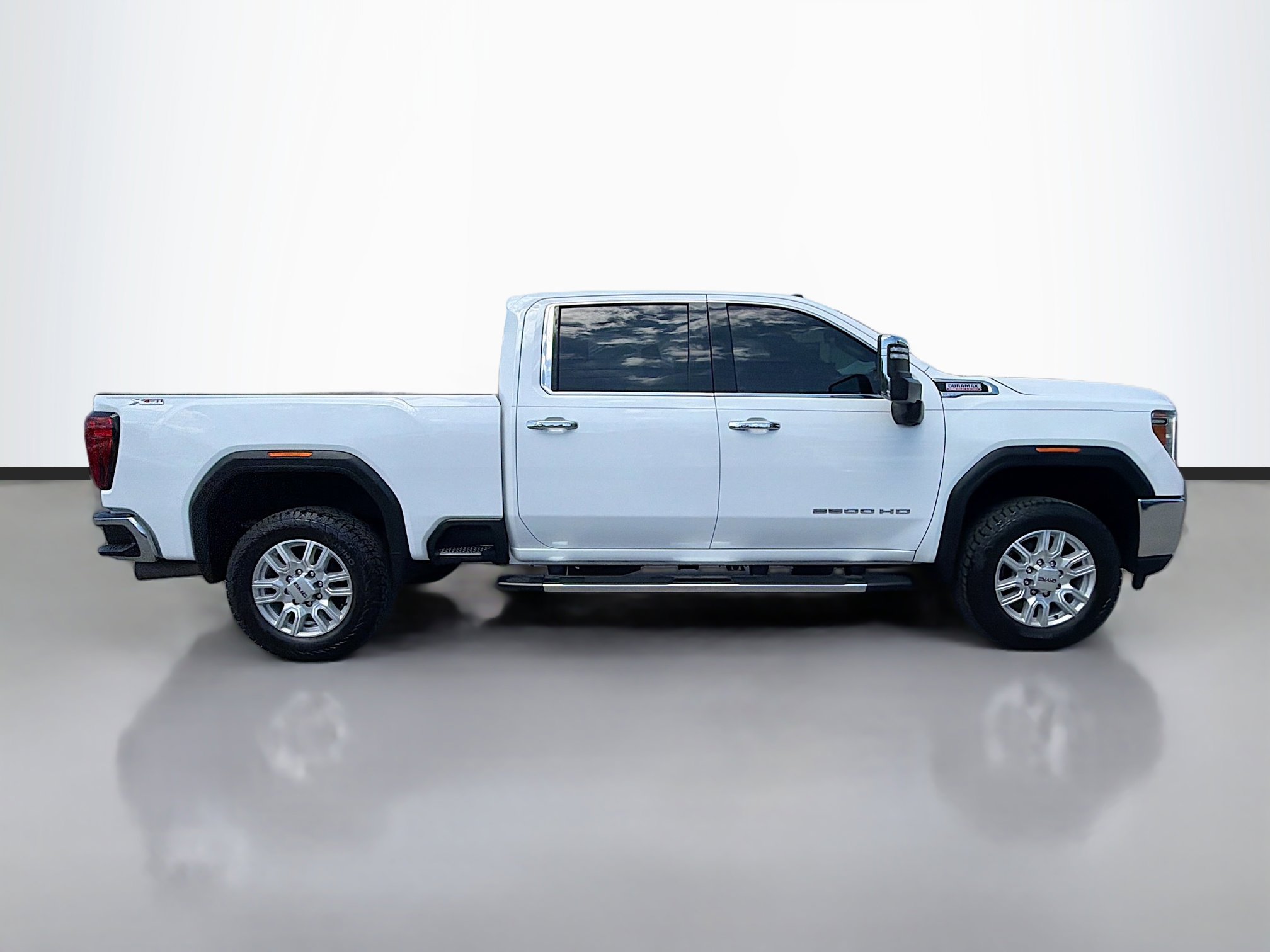 Used 2022 GMC Sierra 2500 SLT image 2