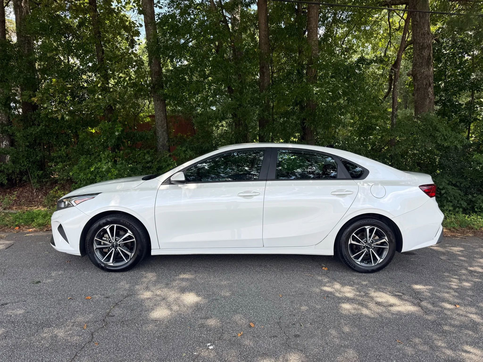 Used 2023 Kia Forte LXS image 2