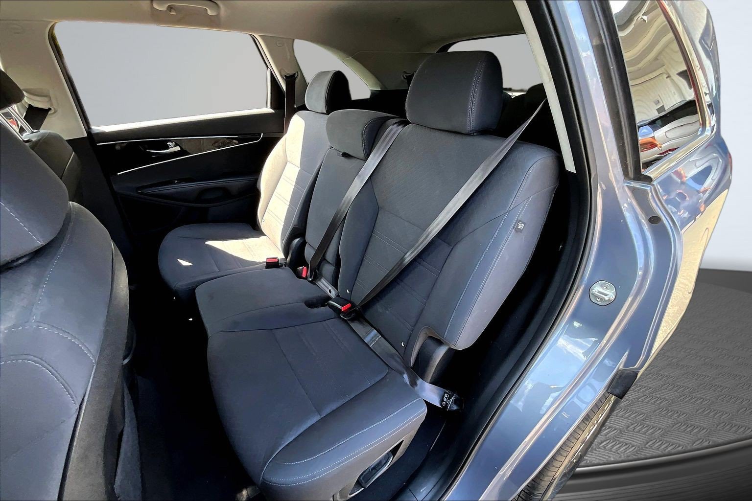 Used 2020 Kia Sorento LX FWD image 21
