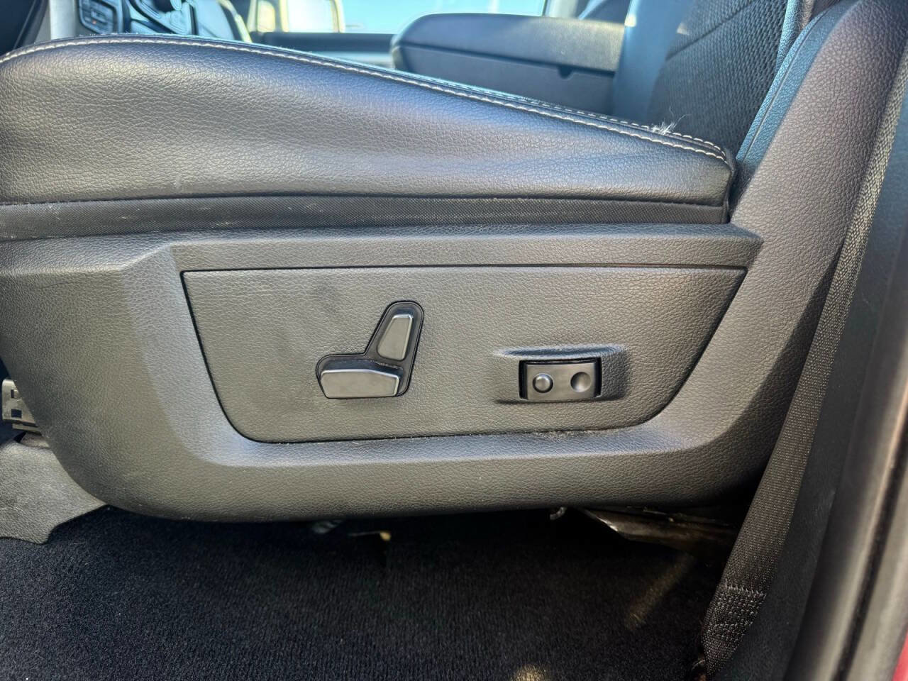 Used 2018 RAM 1500 Sport image 14