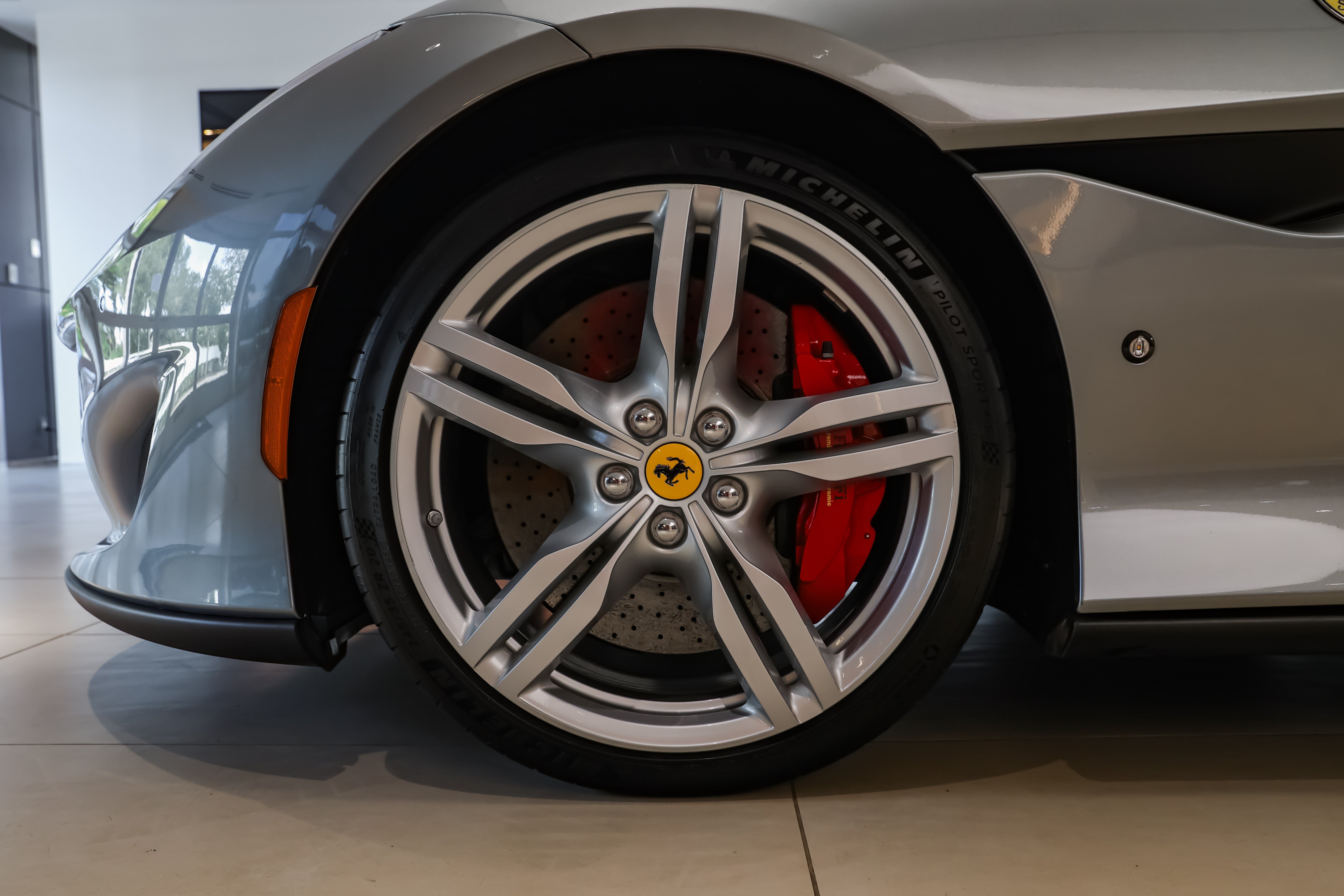 Used 2019 Ferrari Portofino RWD image 18