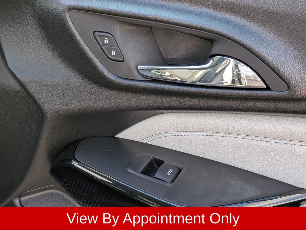 Used 2025 Chevrolet Trax LT w/ LT Convenience Package FWD image 32