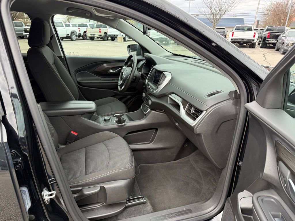 Used 2024 GMC Terrain SLE image 15