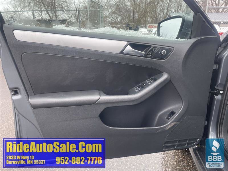 Used 2013 Volkswagen Jetta SE image 8