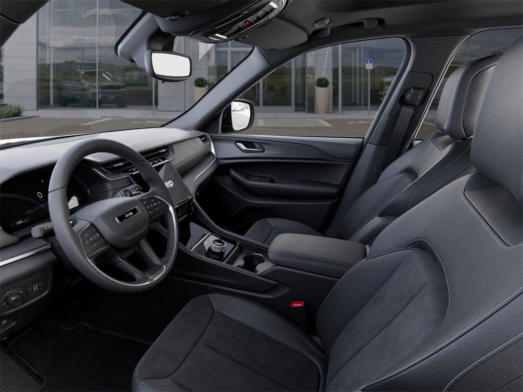 New 2025 Jeep Grand Cherokee Altitude image 22