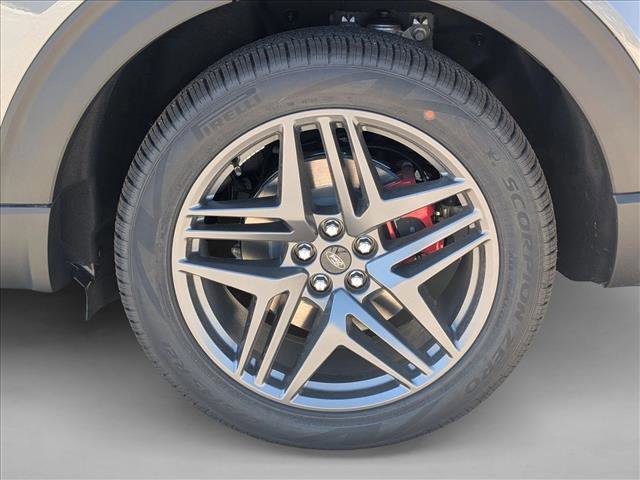 New 2025 Ford Explorer ST image 10