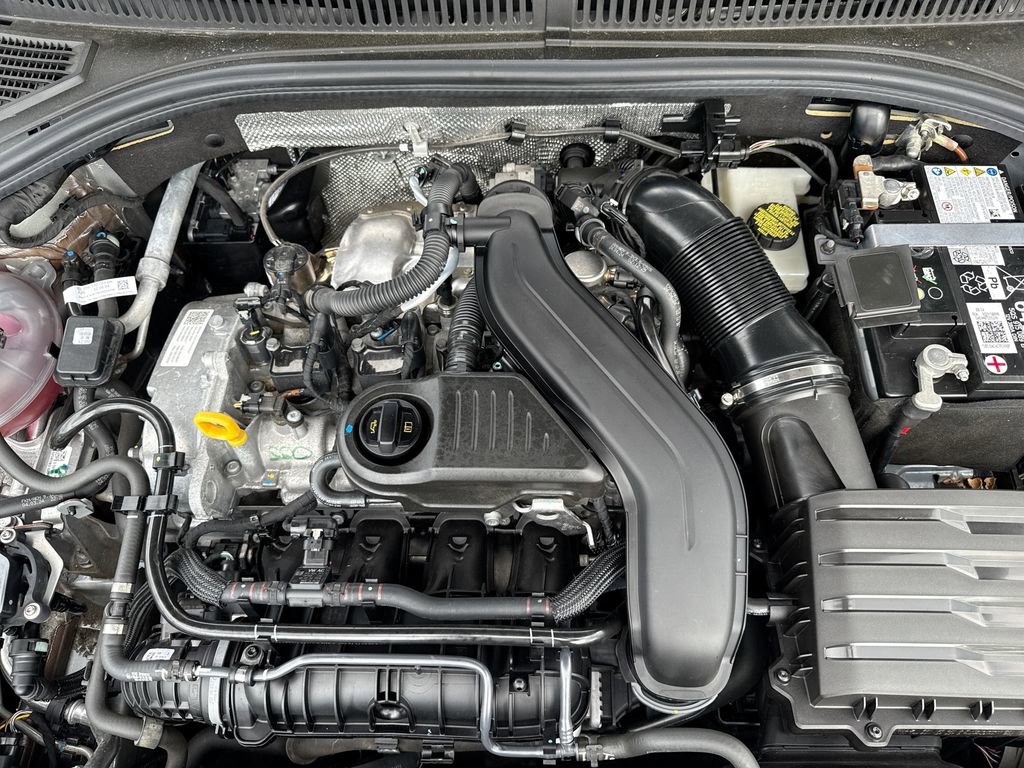 Used 2025 Volkswagen Jetta SE image 18