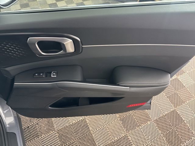 Certified 2025 Kia Sorento S image 21