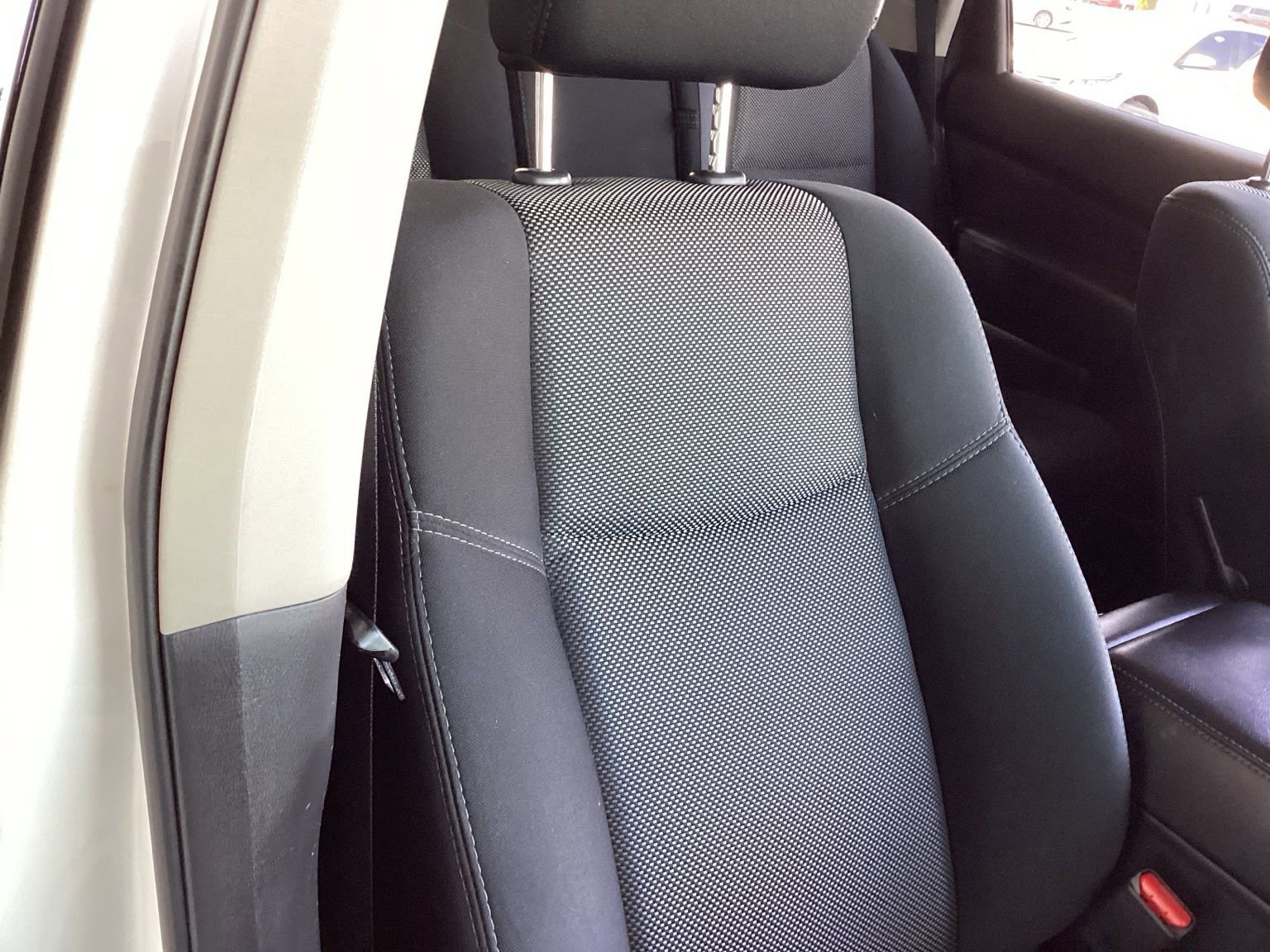 Used 2018 Nissan Pathfinder S image 17