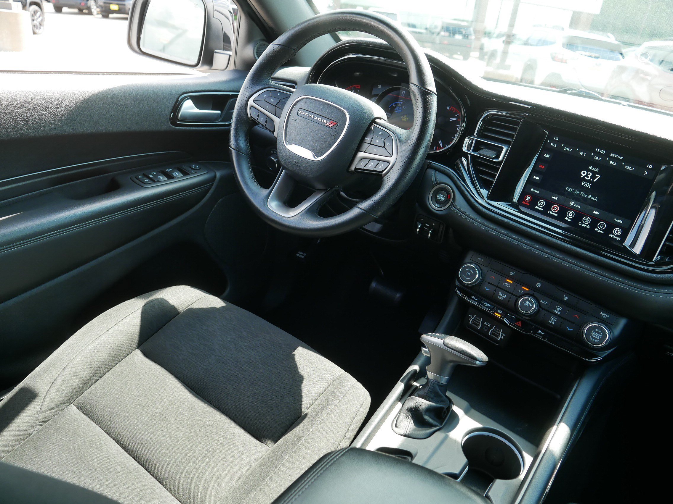 Used 2024 Dodge Durango SXT AWD/4WD image 9