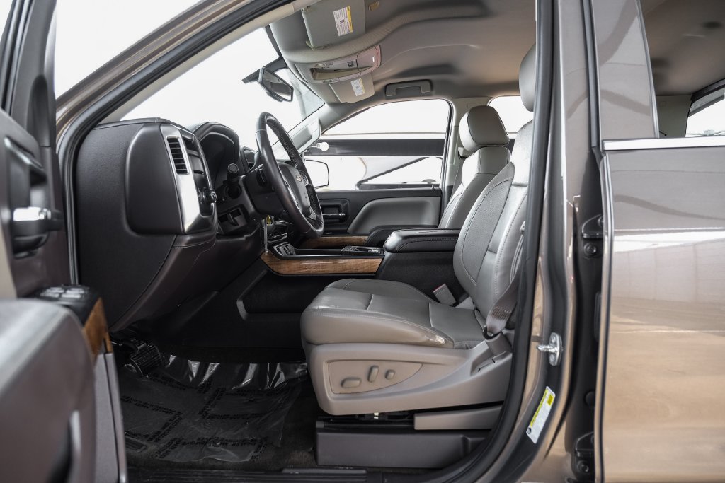 Used 2015 Chevrolet Silverado 1500 LTZ w/ LTZ Plus Package RWD image 3