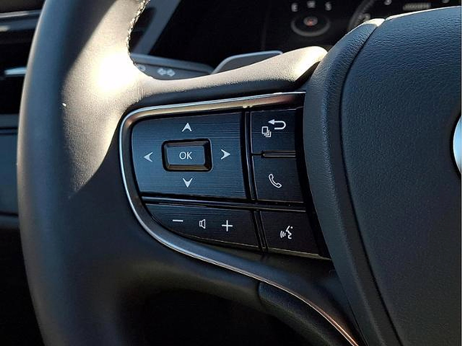 Used 2023 Lexus ES 350 w/ Premium Package FWD image 21