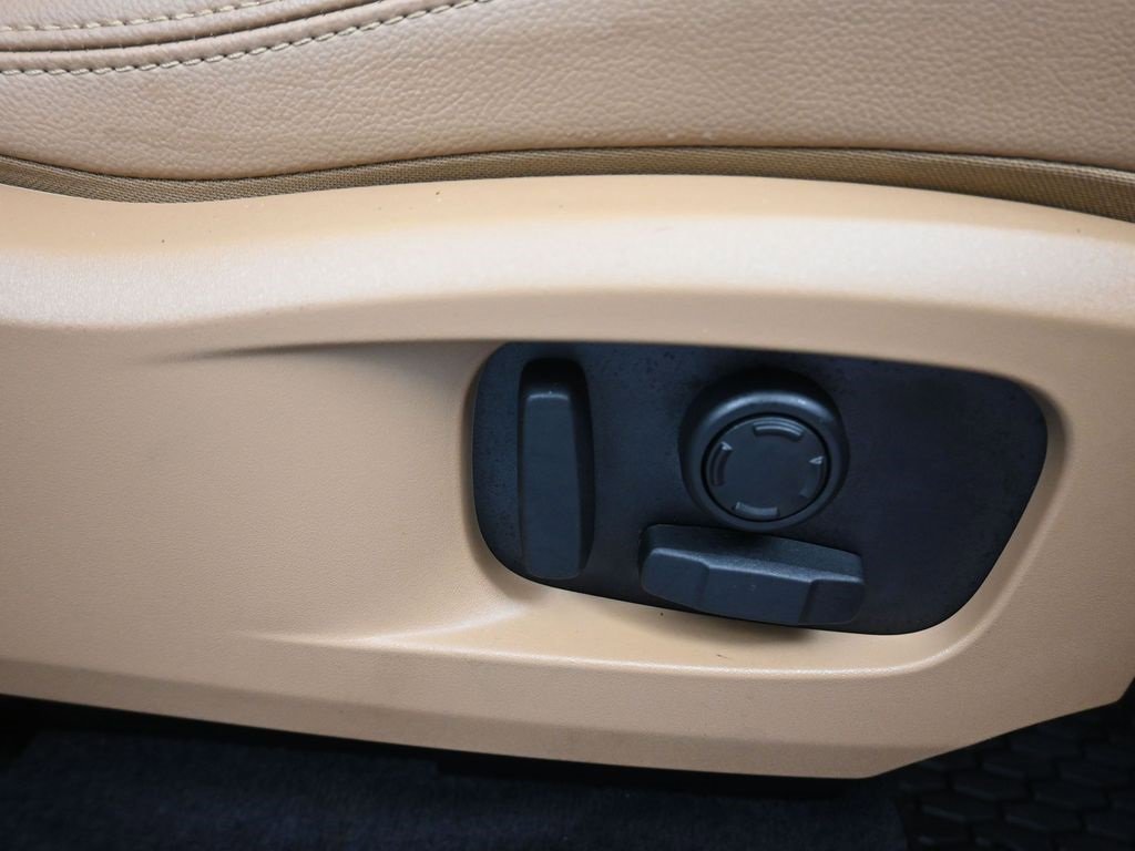 Used 2023 Jaguar F-PACE S image 46