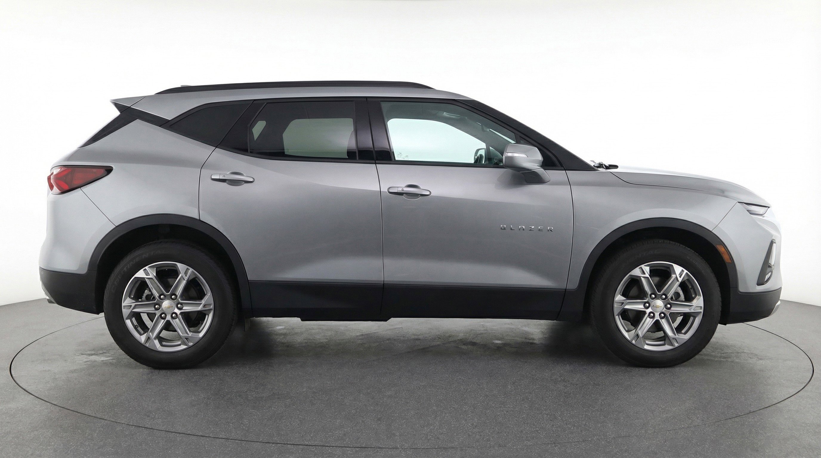 Used 2025 Chevrolet Blazer LT FWD image 11