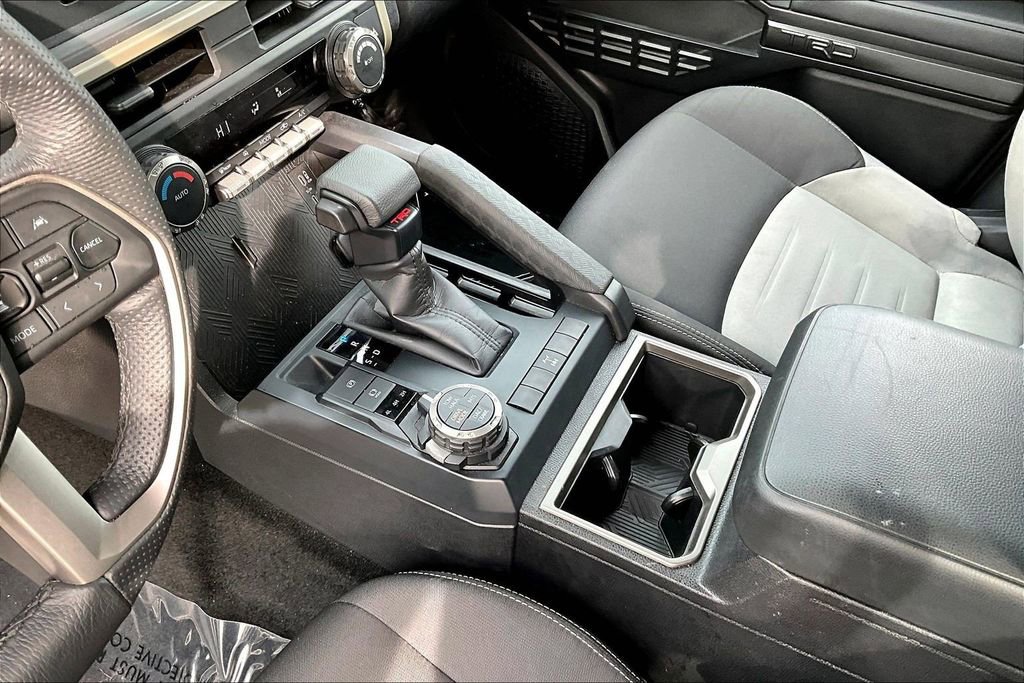 Used 2025 Toyota Tacoma TRD Off-Road image 16