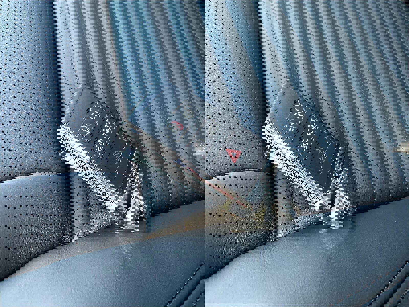 New 2025 Land Rover Discovery Metropolitan Edition image 35