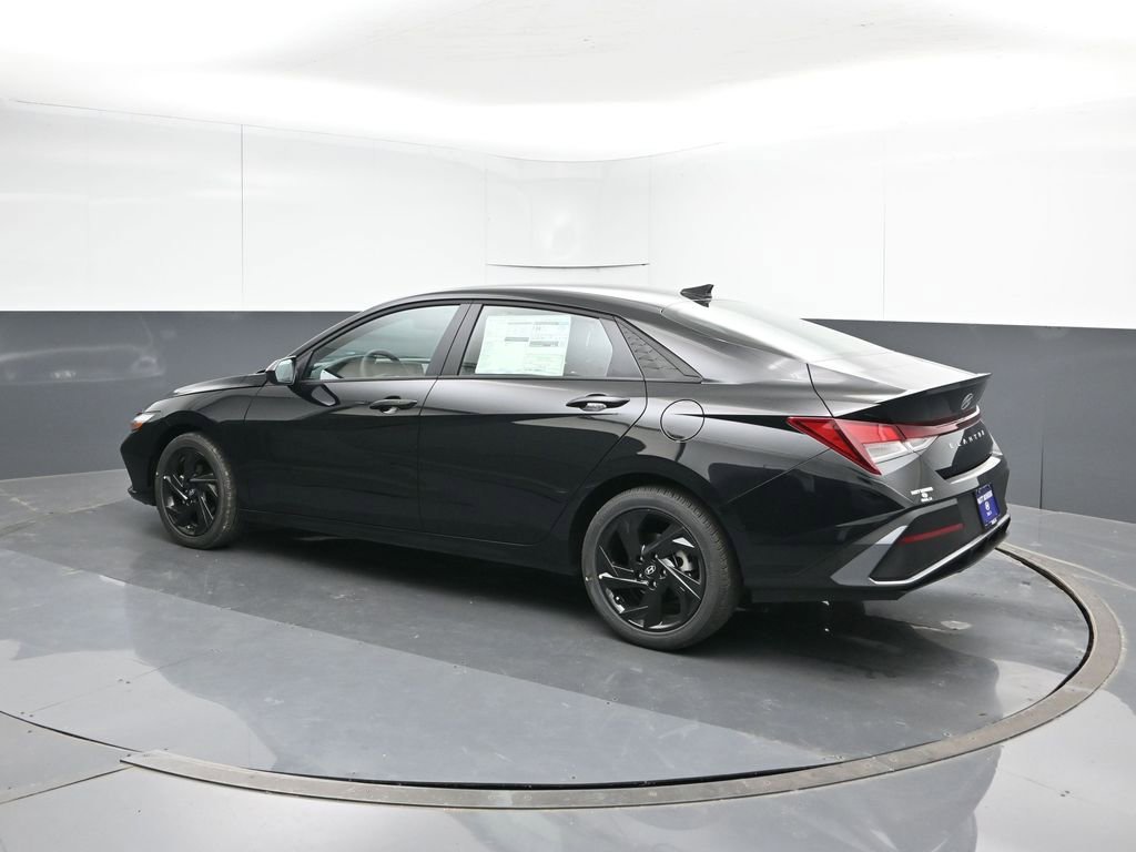 New 2026 Hyundai Elantra Sport FWD image 3