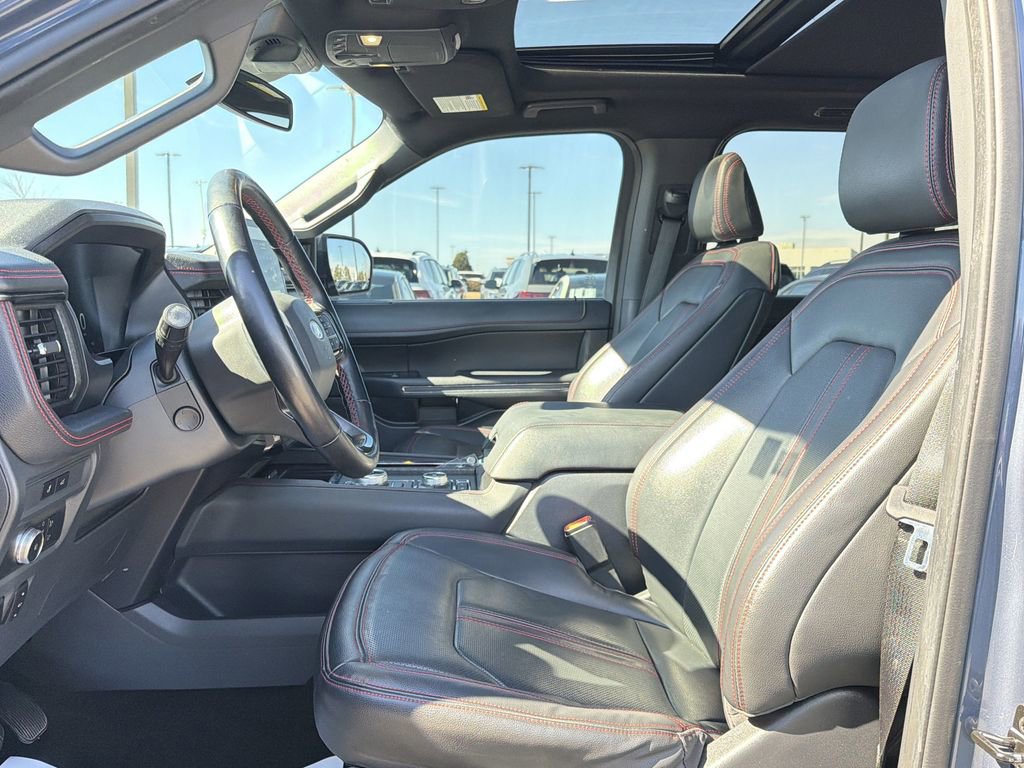 Used 2022 Ford Expedition Limited image 11