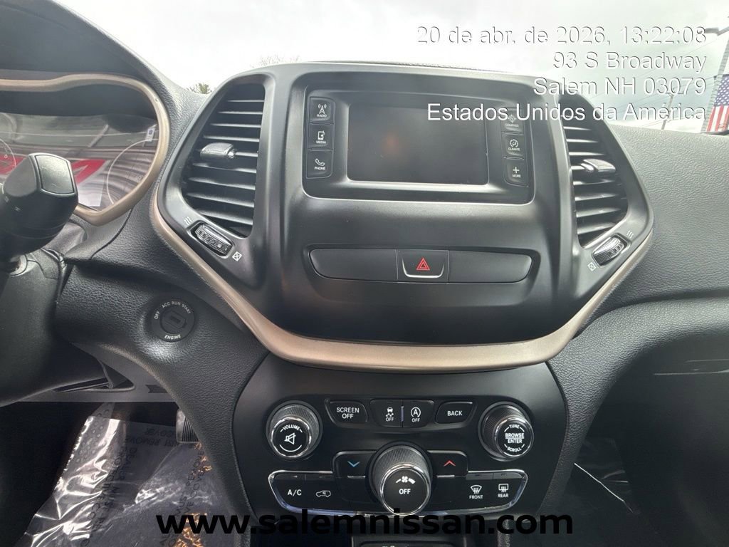 Used 2017 Jeep Cherokee Latitude w/ Cold Weather Group image 7