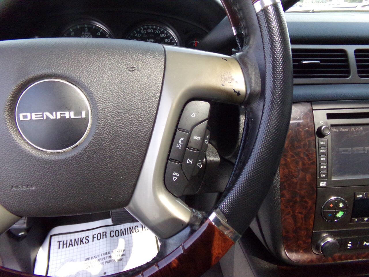 Used 2013 GMC Yukon XL Denali image 21