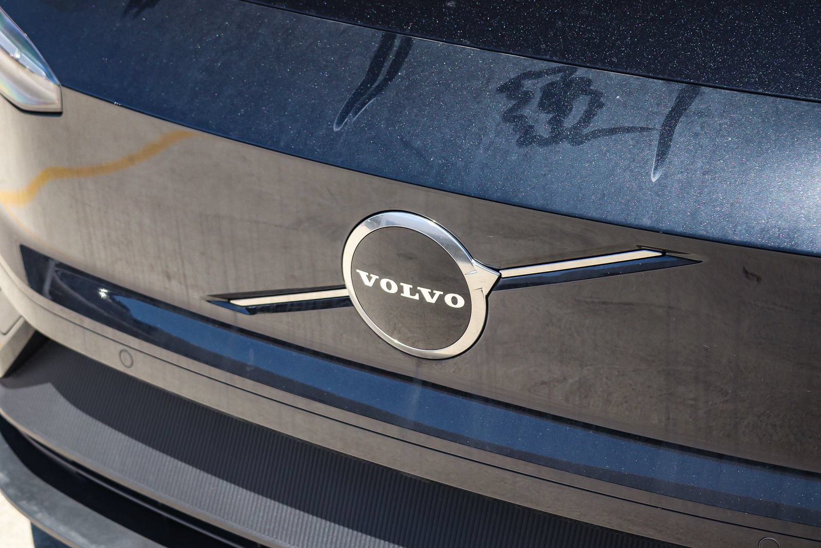 New 2025 Volvo EX30 Plus w/ Protection Package Premier AWD/4WD image 12
