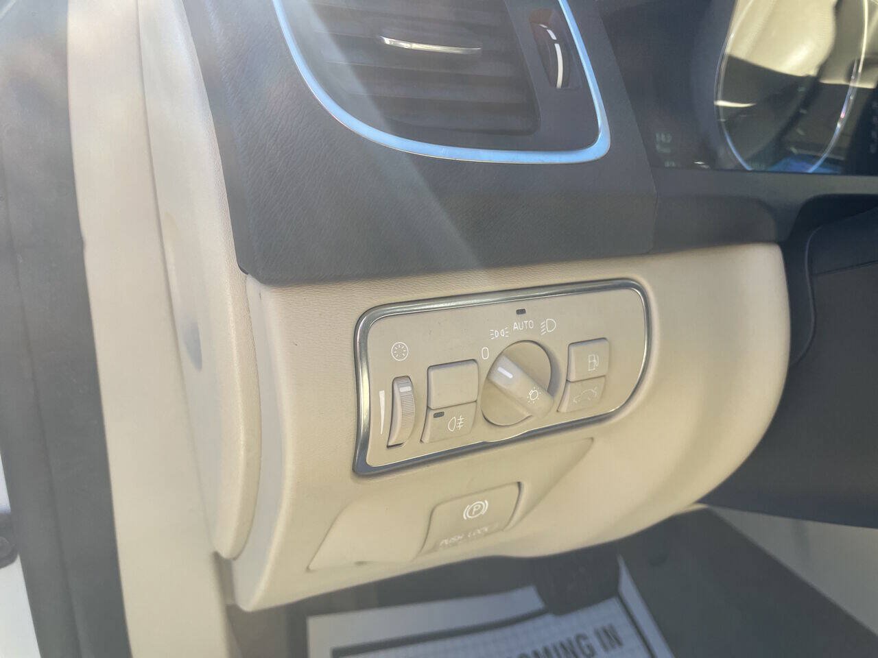 Used 2014 Volvo S60 T5 FWD image 22