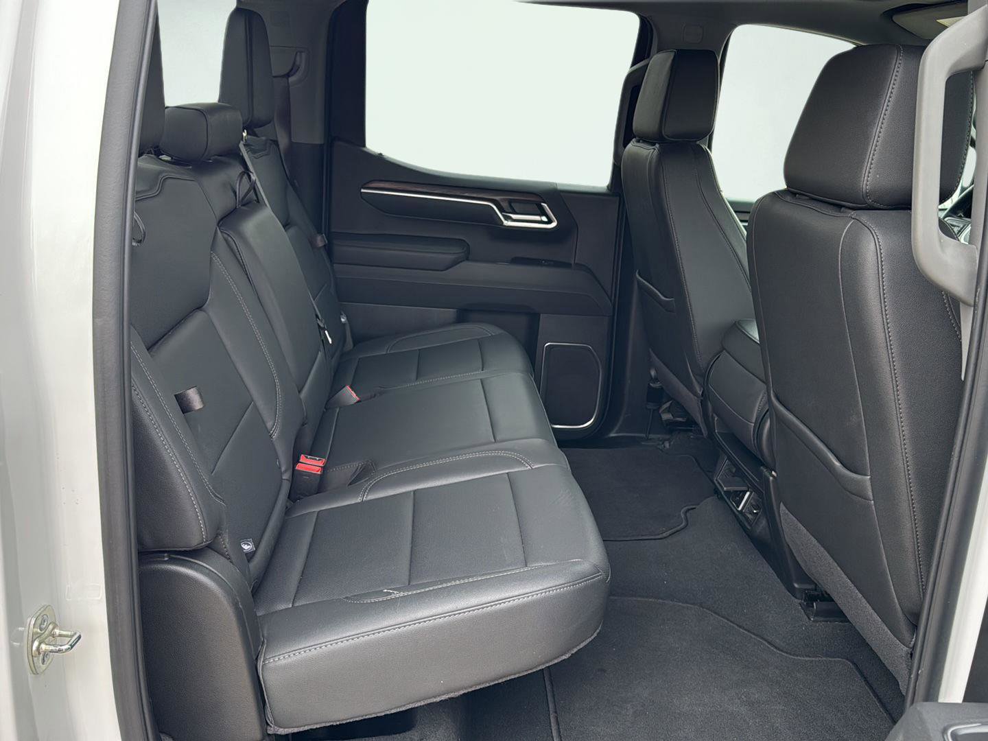 Used 2025 GMC Sierra 1500 SLT image 23