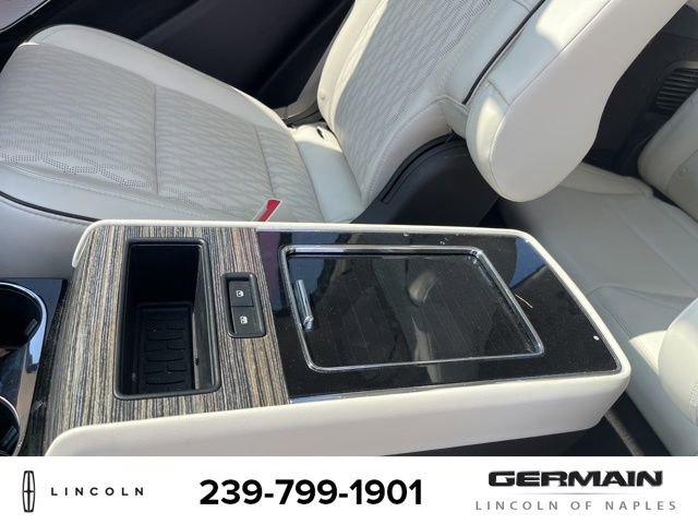 Used 2022 Lincoln Aviator Black Label AWD/4WD image 16